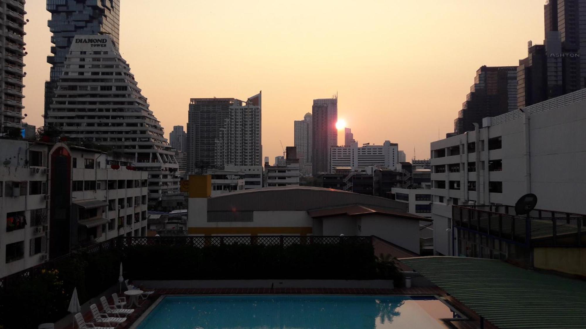 Panoramic City View Room At Silom Bangkok Luaran gambar